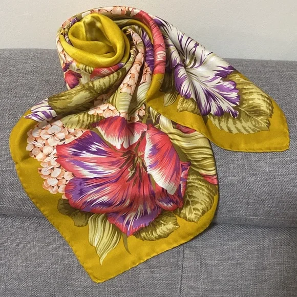 Gucci Scarf - Picture 2 of 6